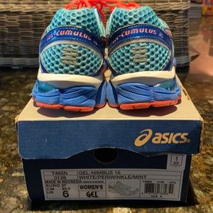 New pics - Brand new ASICS gel cumulus 15 comes w/box but not orig